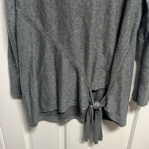 Loft outlet women’s gray sweater size large. - Picture 4 of 7